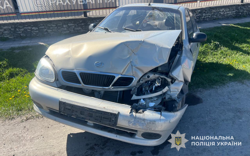Фото до матеріалу: ДТП у Кременці: зіткнулися Daewoo Sens і Volkswagen Passat, вагітну жінку госпіталізовано