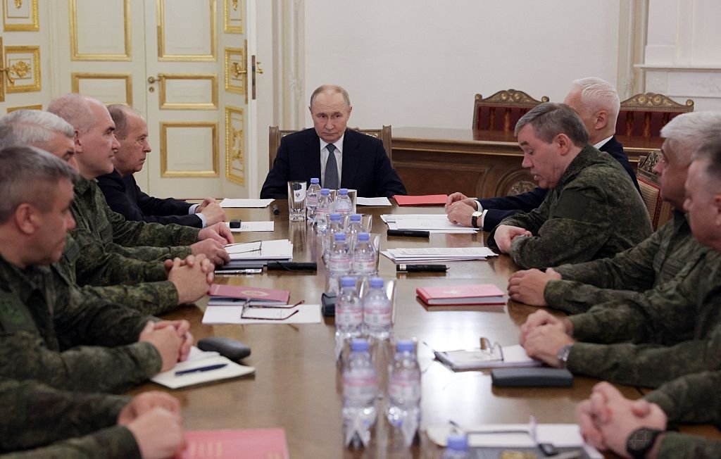 Фото до матеріалу: Державна дума РФ дозволила Путіну вводити армію за кордон