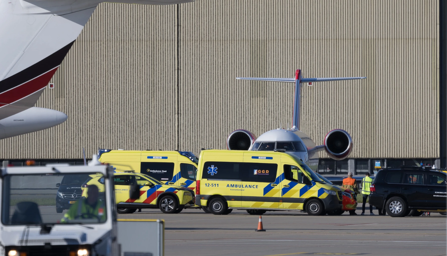 Фото до матеріалу: Бортпровідницю KLM госпіталізували в Нідерландах після контакту з хворою пасажиркою