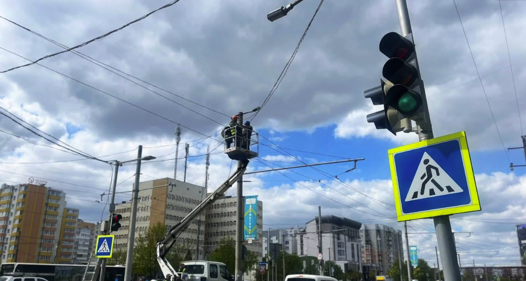 Фото до матеріалу: У Львові тимчасово вимкнуть світлофори на Червоної Калини