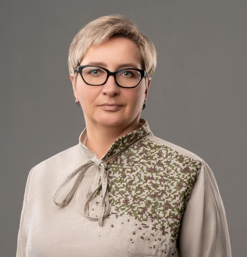 Фото до матеріалу: Депутатка Івано-Франківської облради Ліліана Гораль задекларувала будинок, сім ділянок та мільйон зарплати
