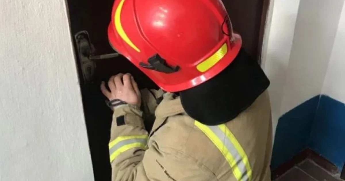 Фото до матеріалу: У Вінниці рятувальники врятували літню жінку, яка не виходила на зв'язок