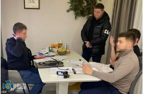 Фото до матеріалу: 1,5 млрд через «Львівський арсенал» і 23 млрд через Lechmar: аванси без поставок та роль посадовців