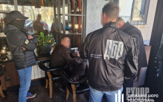Фото до матеріалу: Депутата Житомирської облради затримали в Києві за шахрайство на 10 тисяч доларів