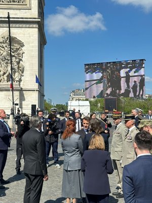 Фото до матеріалу: Українські ветерани вперше взяли участь у паризьких урочистостях та зустрілися з Макроном