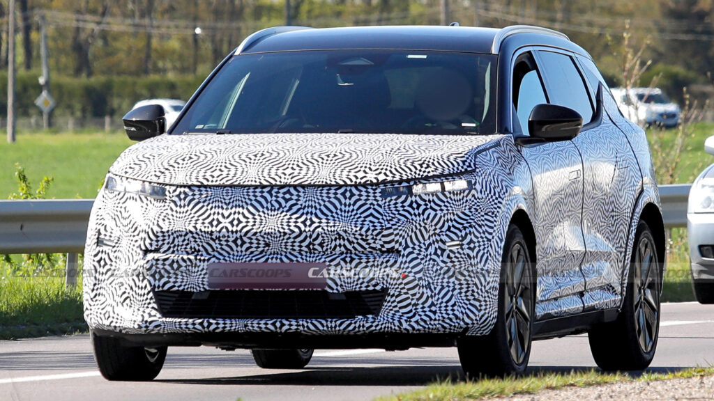 Фото до матеріалу: Електричний Renault Scenic оновлюють: що зміниться в електрокросовері вже наступного року