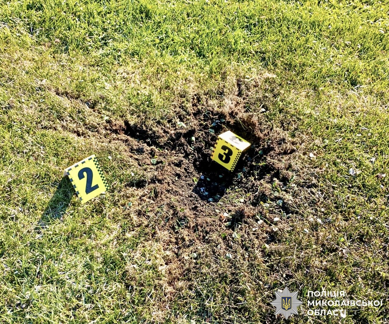 Фото до матеріалу: На Первомайщині поліція затримала чоловіка, який підірвав гранату на подвір'ї