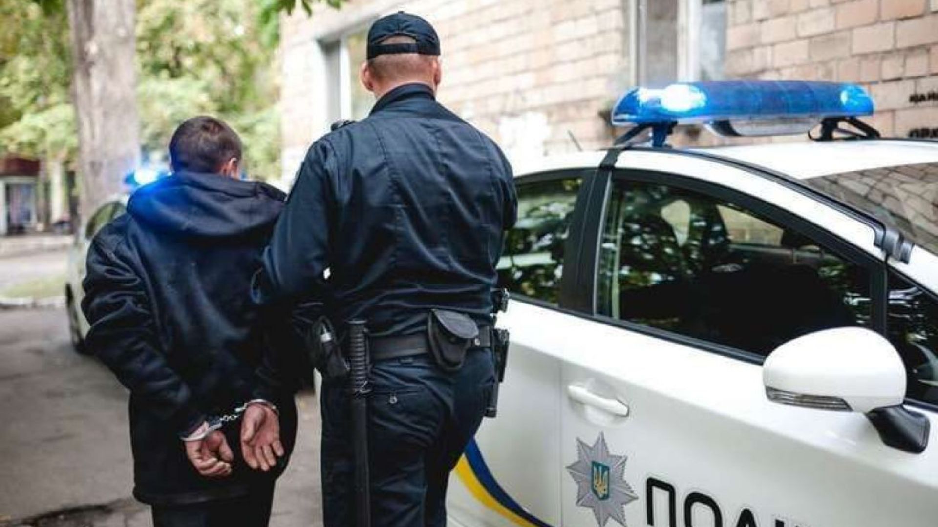 Фото до матеріалу: У Хмельницькому посеред вулиці сталась стрілянина