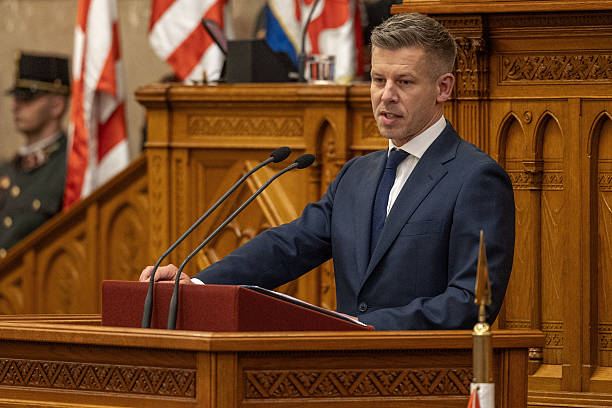 Фото до матеріалу: Петер Мадяр скасував надзвичайний стан в Угорщині після шести років дії