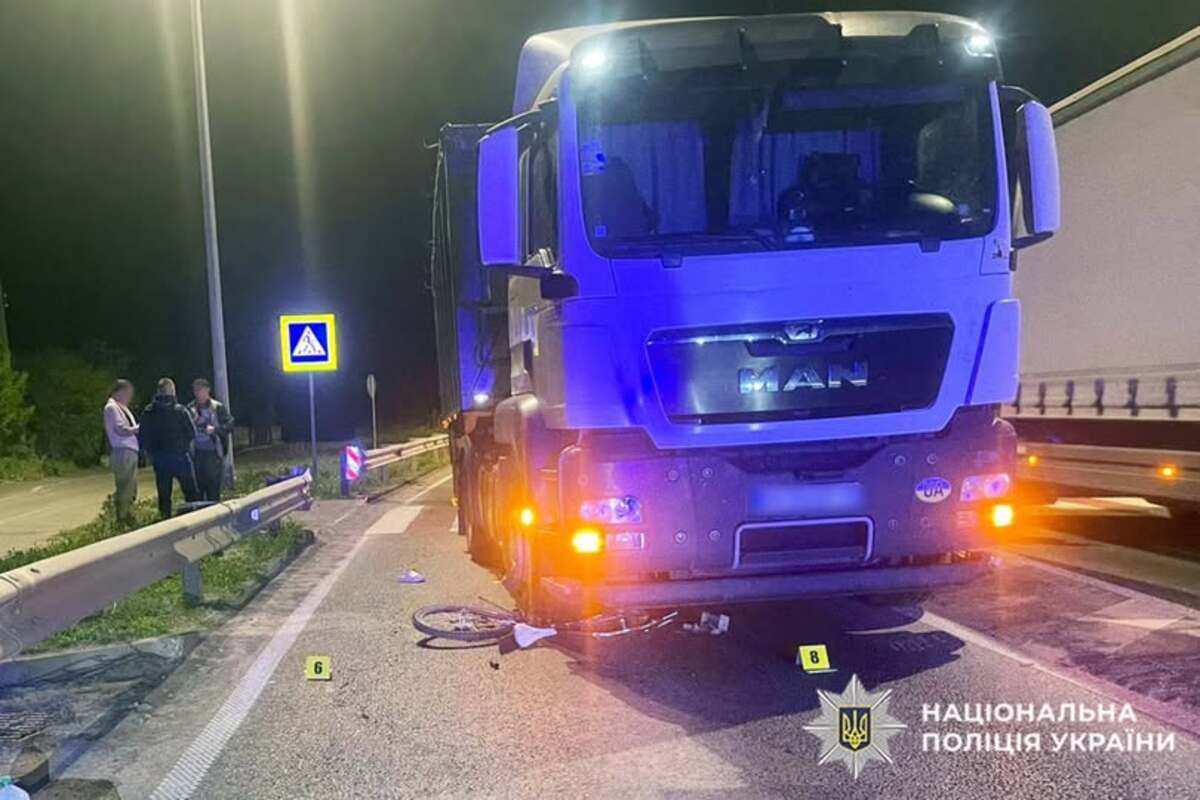 Фото до матеріалу: Вантажівка збила 12-річну дівчинку на Летичівщині: водій з Кам'янця-Подільського