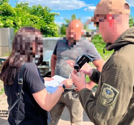 Фото до матеріалу: Шахрайство на війні: у Старокостянтинові чоловік ошукав двох людей майже на 300 тисяч гривень