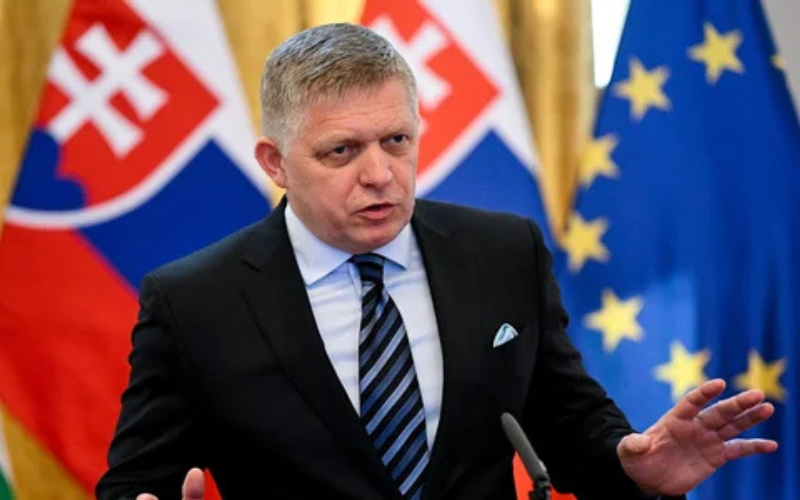 Фото до матеріалу: Фіцо стверджує, що передав Путіну «послання» Зеленського, у Кремлі це заперечили
