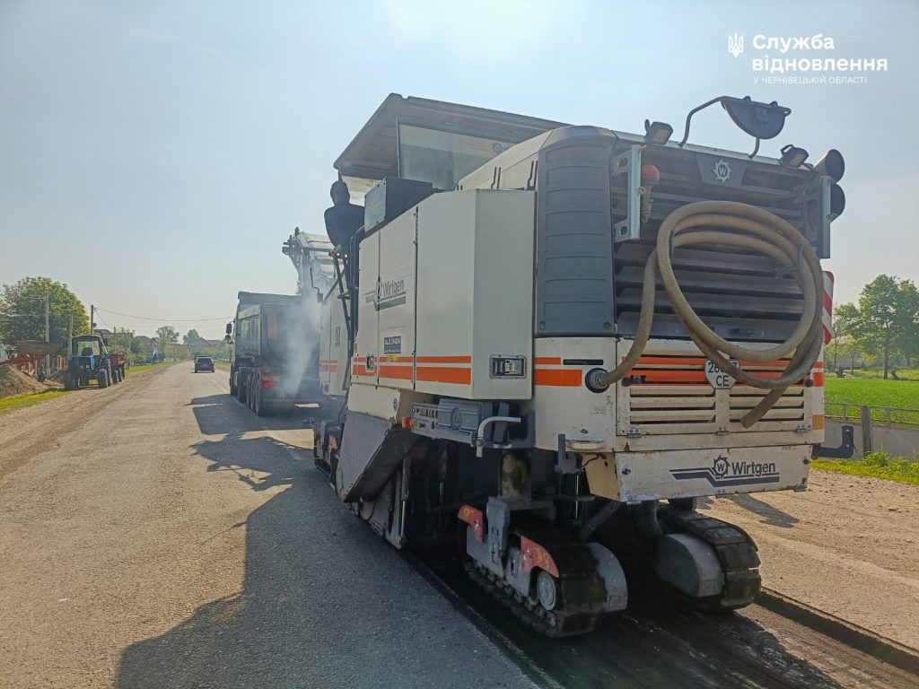 Фото до матеріалу: Відновлення траси Н-10: дорожники рухаються до Мамалиги