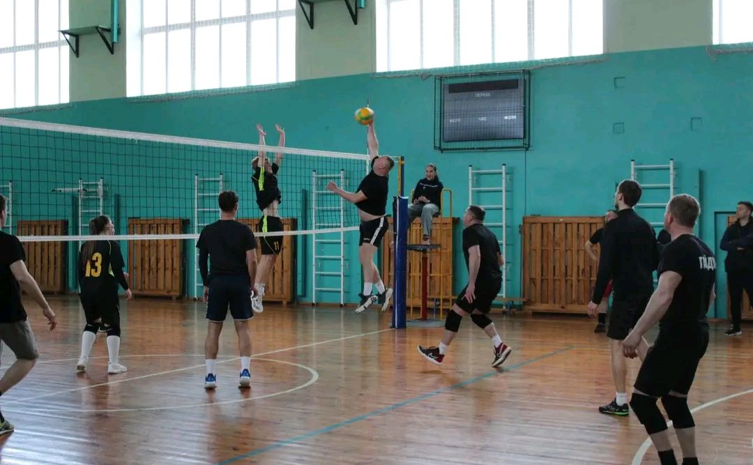 Фото до матеріалу: Чемпіонат з волейболу у Решетилівській громаді: «Мазута» стала переможницею