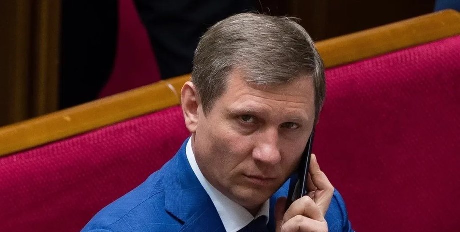 Фото до матеріалу: Під час нічної атаки РФ згорів будинок нардепа Шахова, оголошеного в розшук (відео)