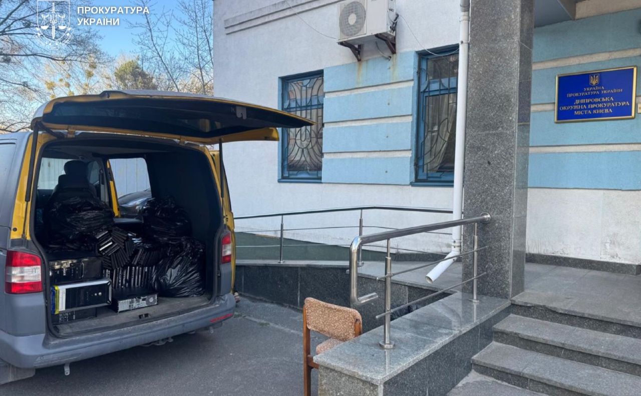 Фото до матеріалу: Техніка з шахрайських кол-центрів передали на потреби ЗСУ в Києві