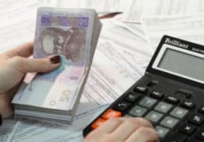 Фото до матеріалу: У Хмельницькому дитина випала з вікна шостого поверху: поліція відкрила кримінальне провадження