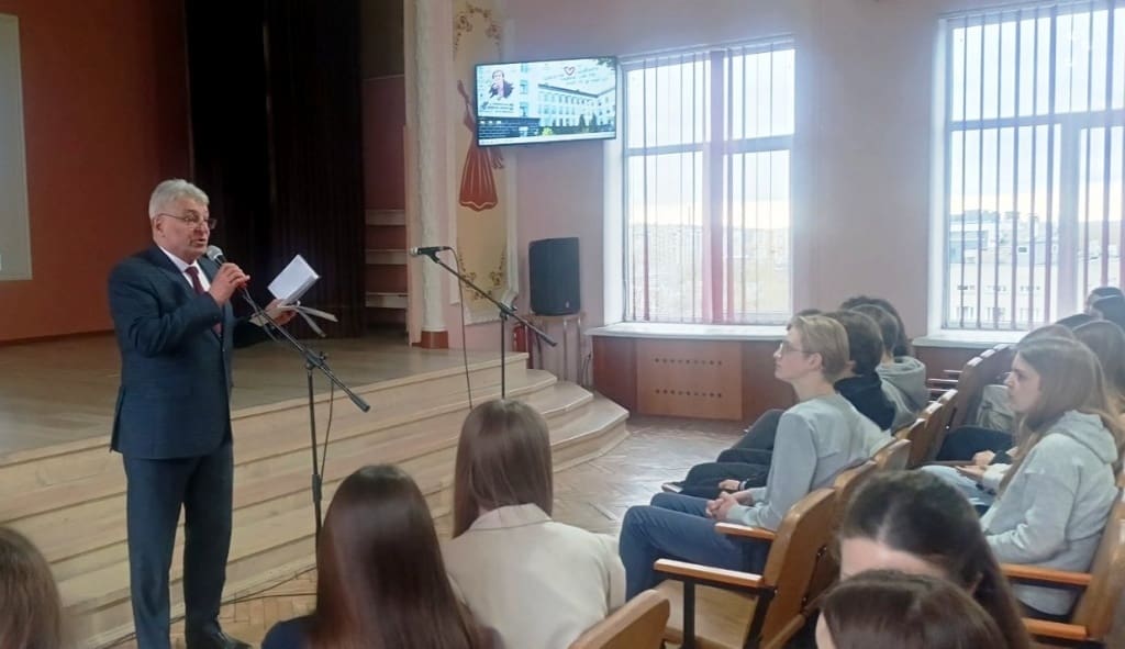 Фото до матеріалу: Директор — це не верхівка піраміди: нова філософія управління школою в Тернополі