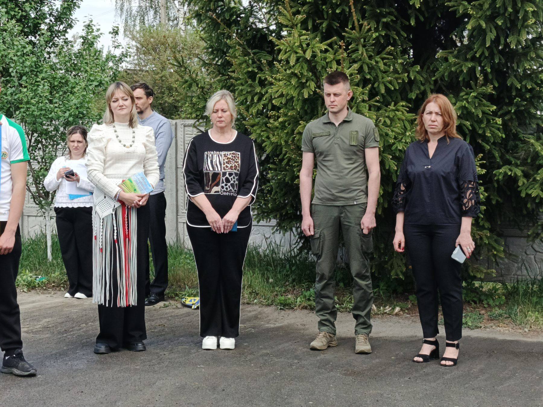 Фото до матеріалу: В Оженині ліцеїсти відкрили парк на честь захисників України