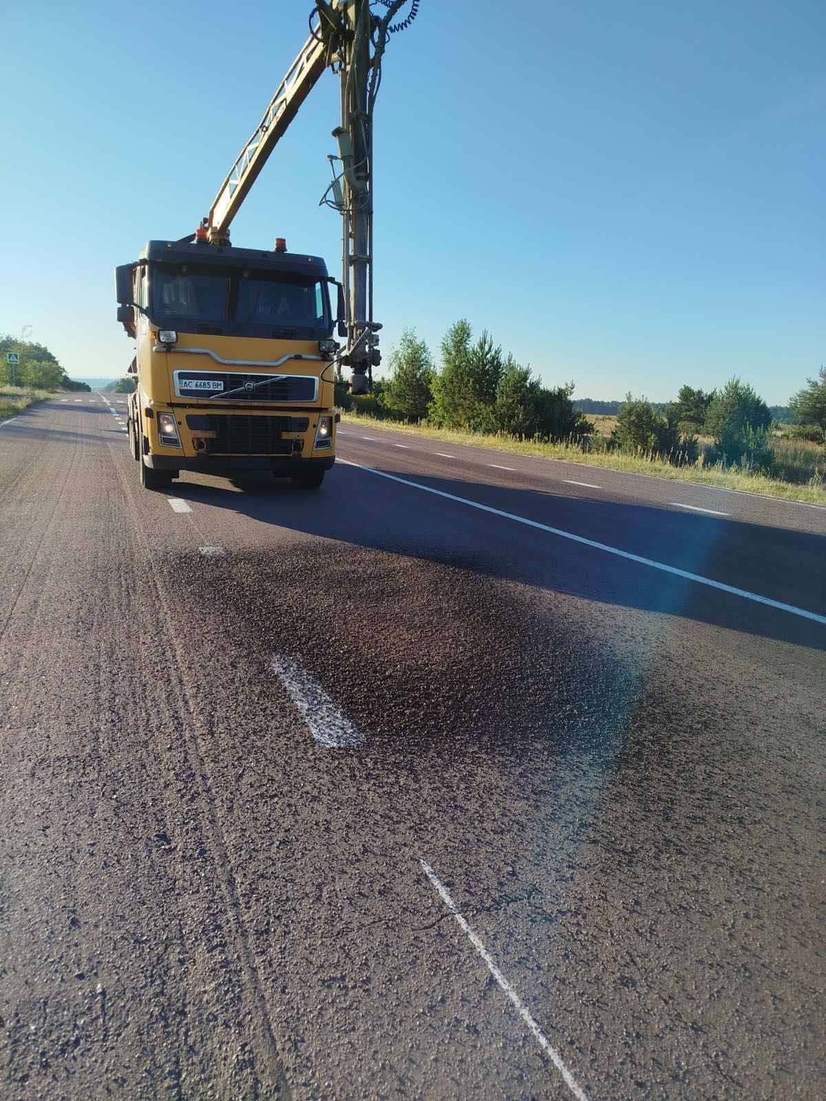 Фото до матеріалу: Ремонт доріг на Волині: як виглядають дороги після тижневих робіт