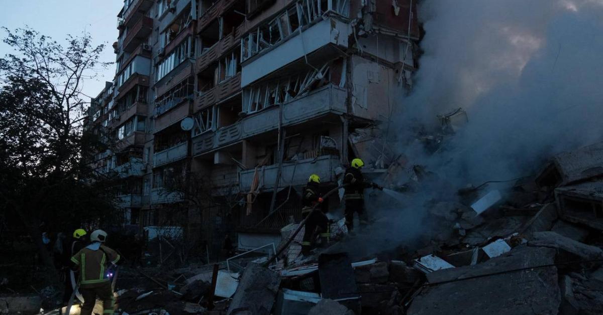 Фото до матеріалу: РФ завдала наймасованішого удару по Києву цієї весни: 1560 дронів за добу