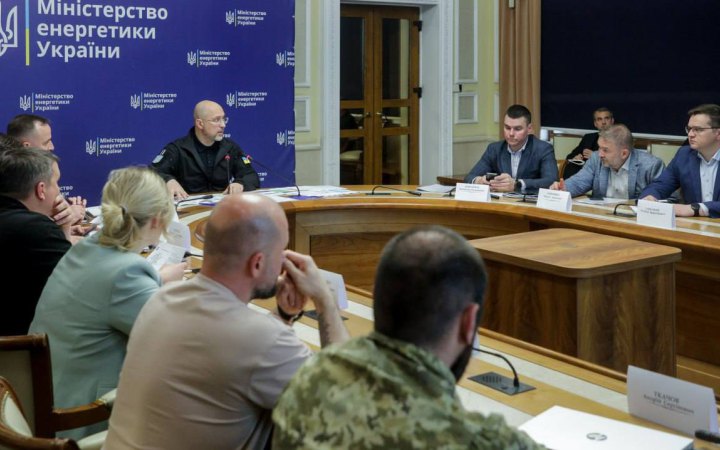 Фото до матеріалу: Шмигаль: у квітні відновлено 711 МВт потужностей, триває захист енергосистеми
