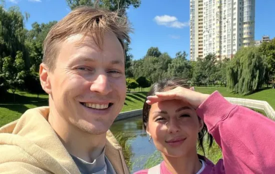 Фото до матеріалу: Зірка культового серіалу “Друзі” розповіла про сексистські жарти сценаристів