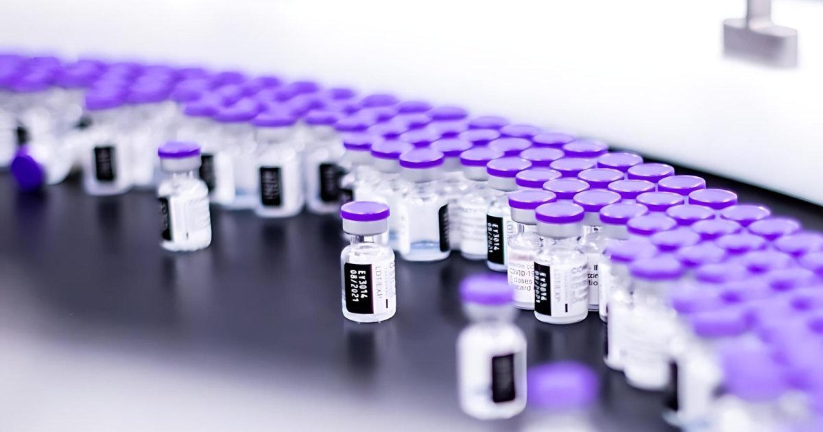 Фото до матеріалу: BioNTech припиняє виробництво вакцин від COVID-19 і масово звільняє персонал