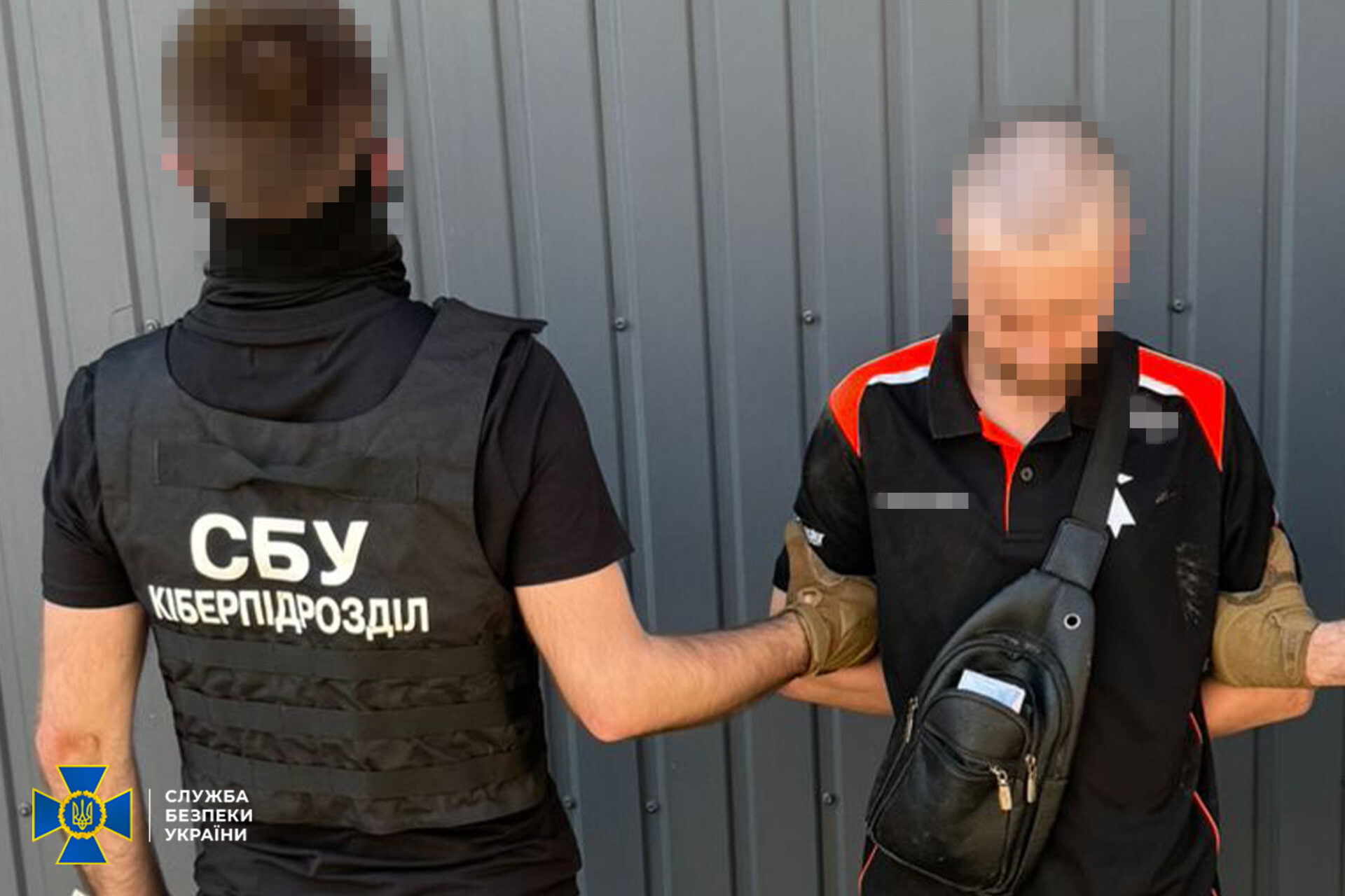 Фото до матеріалу: У Києві затримали дезертира, який реєстрував термінали Starlink для російських військових
