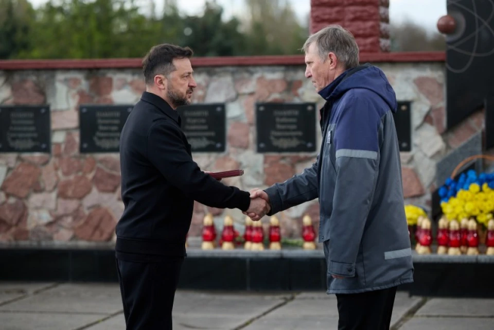 Фото до матеріалу: Зеленський нагородив героїв Чорнобиля та працівників ЧАЕС