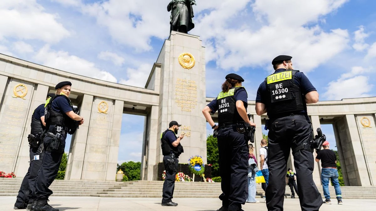 Фото до матеріалу: Берлін заборонить радянські та російські прапори на 8 і 9 травня