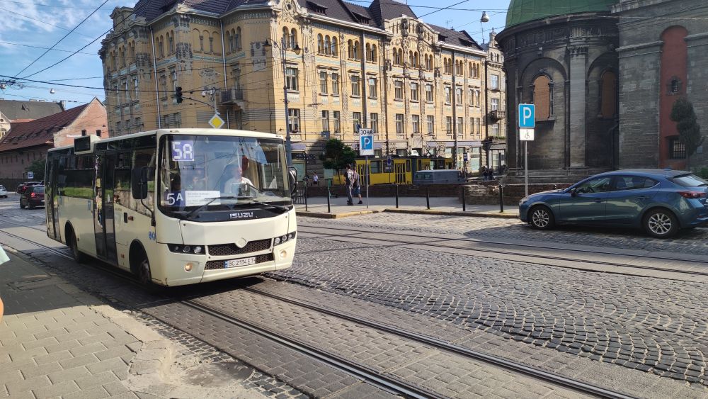 Фото до матеріалу: Львівське АТП-1 планує придбати 10 нових автобусів для маршрутів до передмістя