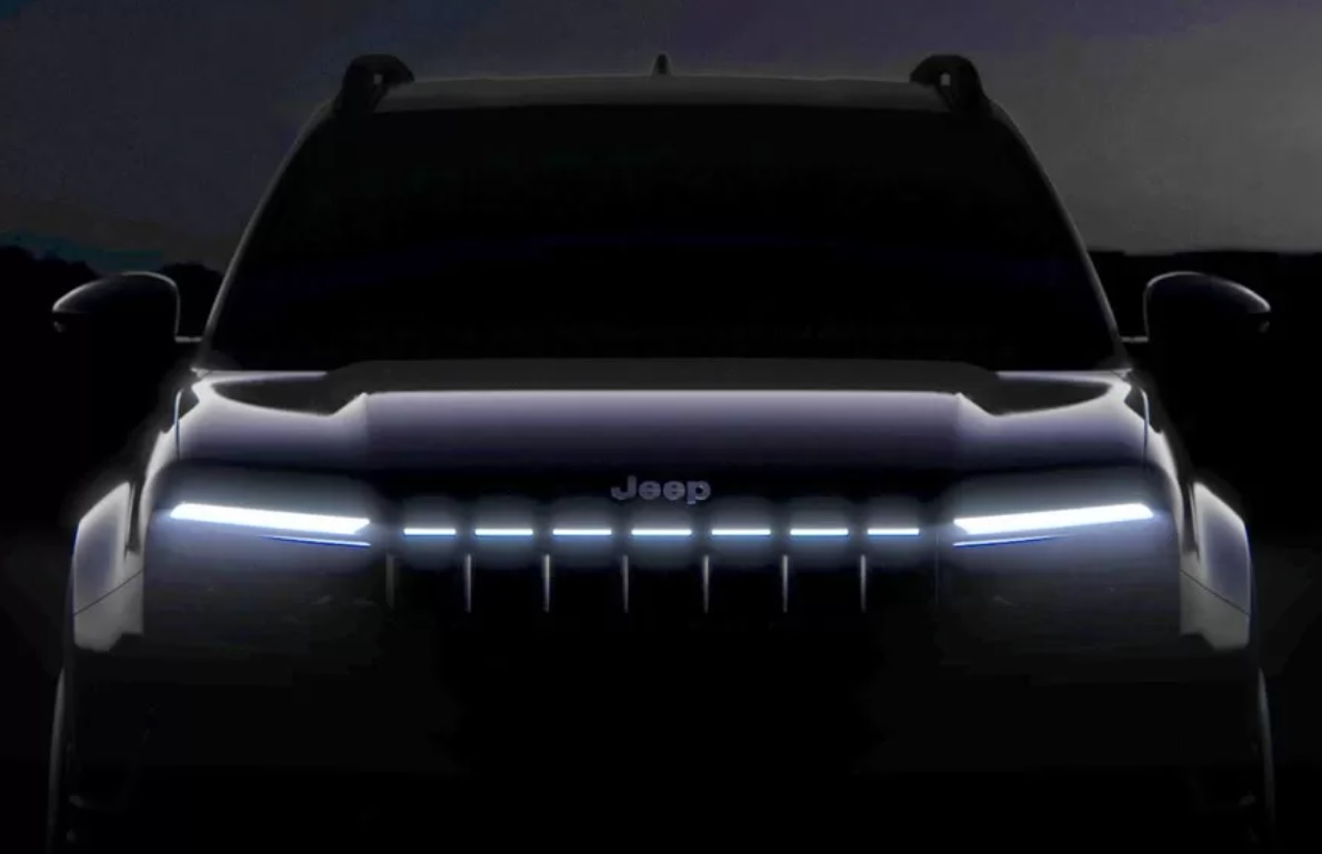 Фото до матеріалу: Оновлений електрокросовер Jeep Avenger показали на перших фото