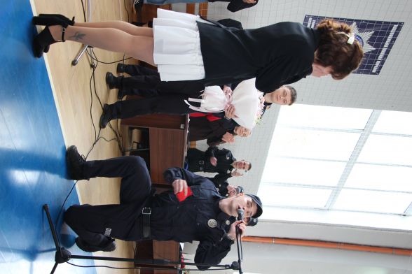 Фото до матеріалу: Сказала «Так» перед усім строєм: зворушливе освідчення на випуску поліцейських - 20 хвилин