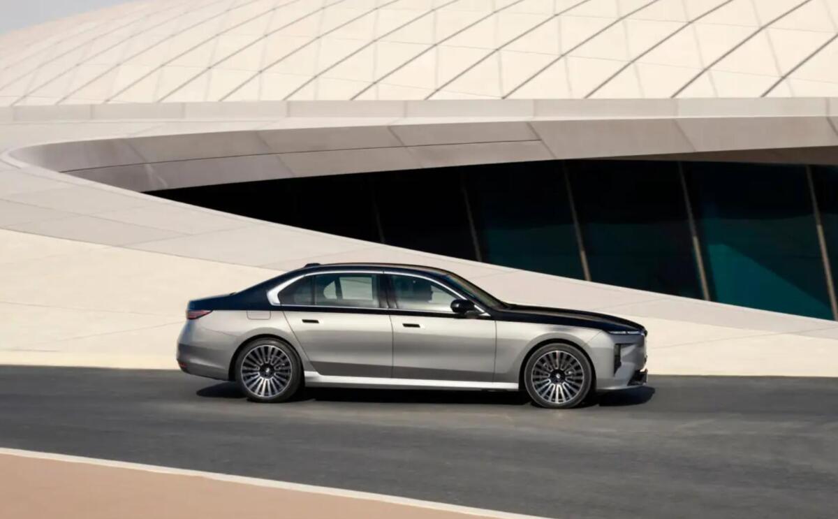 Фото до матеріалу: BMW 7 Series отримає нову базову версію 735 з бензиновим двигуном у 2027 році