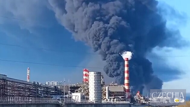 Фото до матеріалу: Українські дрони знову вразили НПЗ у Туапсе: пожежа та евакуація мешканців