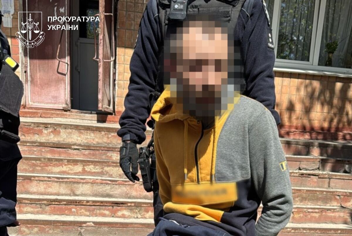 Фото до матеріалу: У Хмельницькому чоловіка затримали за стрілянину з пневматичного пістолета
