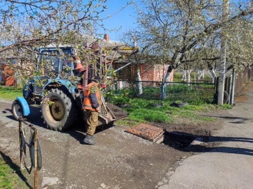 Фото до матеріалу: У Хмельницькому виявили несанкціоновані труби в мережі дощової каналізації