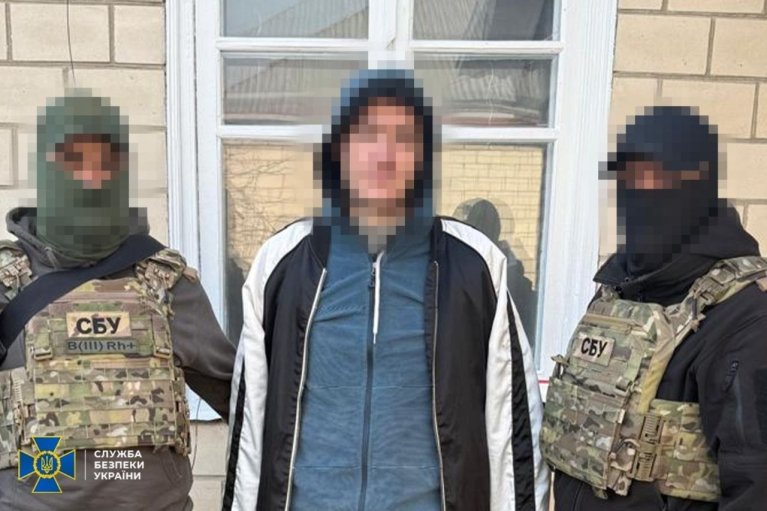 Фото до матеріалу: Зеленський оголосив режим тиші на фронті до 6 травня