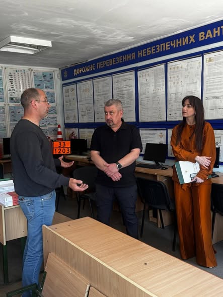 Фото до матеріалу: В ІФНТУНГ обговорили безбар'єрне навчання та адаптацію приміщень