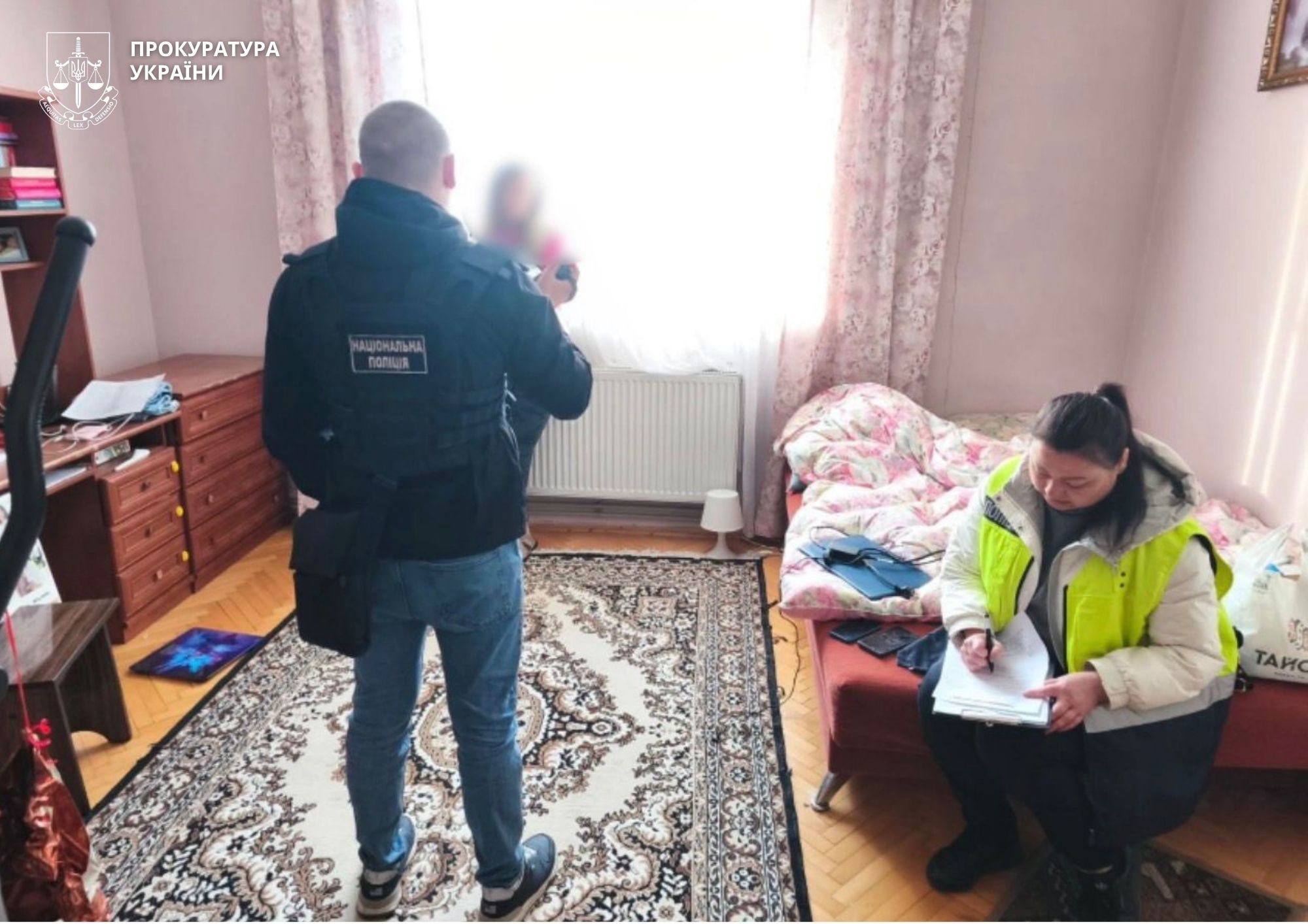 Фото до матеріалу: Таксистка з Єзуполля підозрюється в сутенерстві в Івано-Франківську