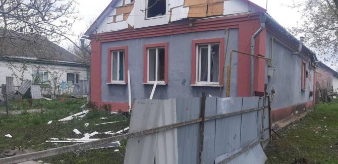 Фото до матеріалу: У Золотоніському районі Черкас уламки БпЛА пошкодили дитсадок та приватні будинки