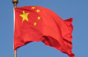 Фото до матеріалу: Китай офіційно заборонив дотримання санкцій США щодо нафтових заводів