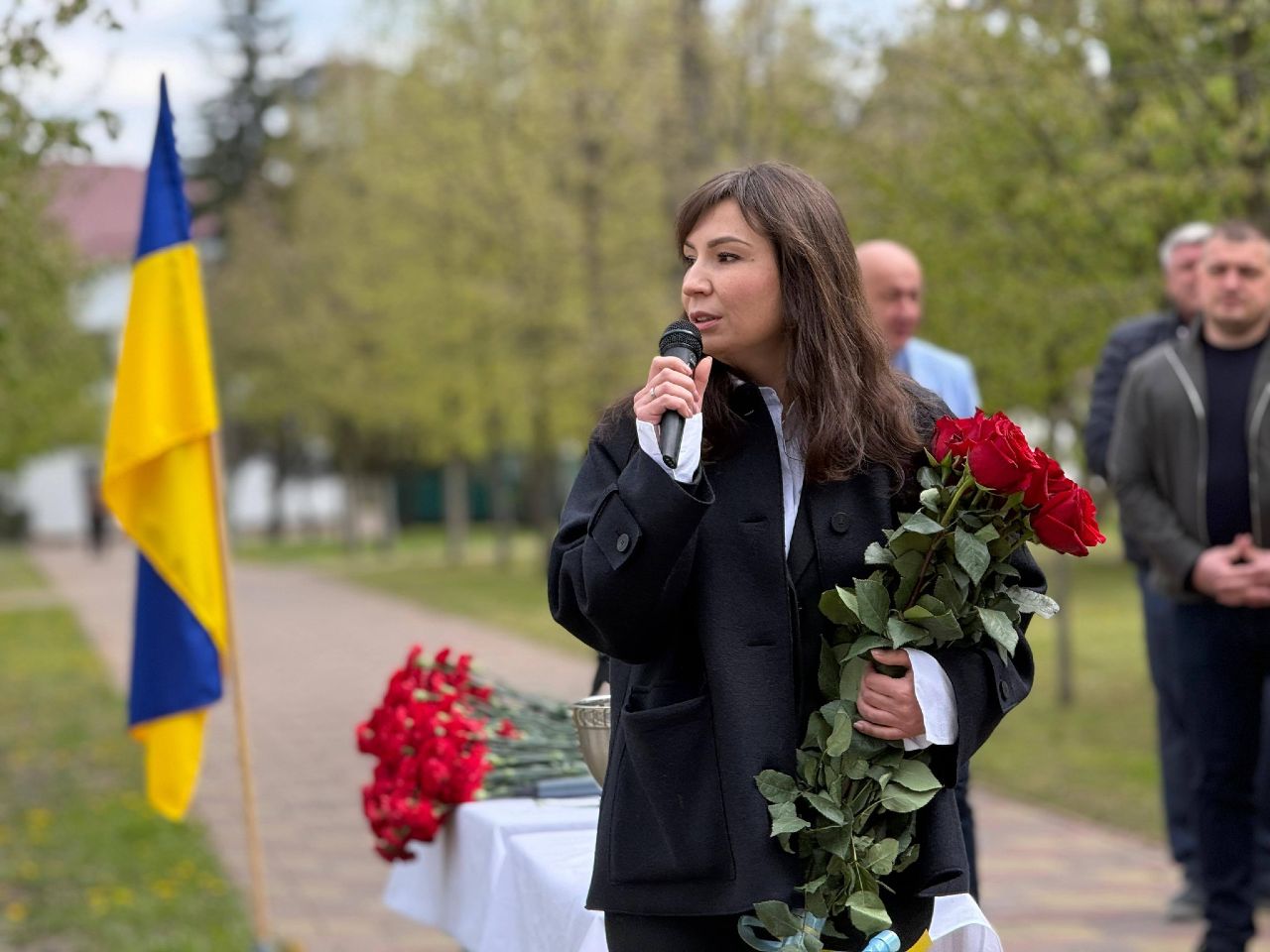 Фото до матеріалу: У Києві вшанували пам'ять загиблих медиків: на Алеї Героїв з'явилися нові імена