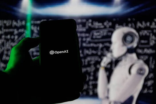 Фото до матеріалу: OpenAI розробляє смартфон без додатків: штучний інтелект стане головним оператором