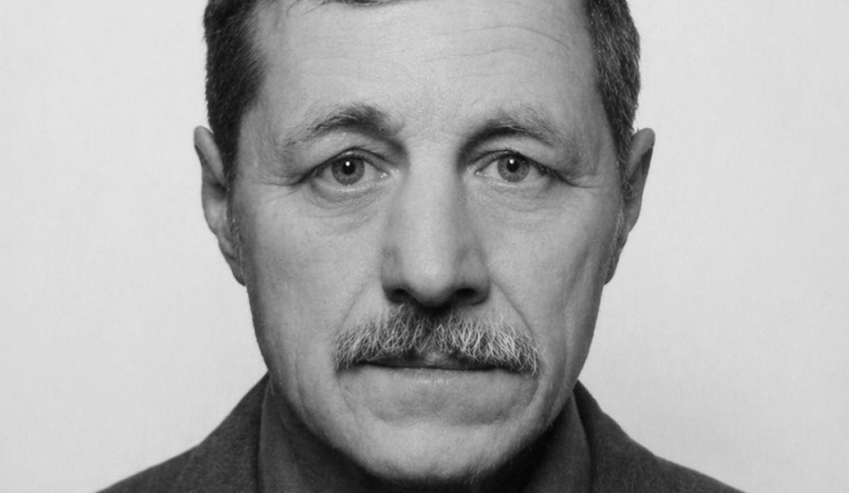 Фото до матеріалу: Кияни вимагають увічнити пам'ять двірника Олександра Перги, який врятував дитину під час теракту