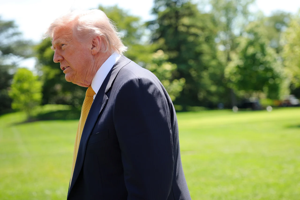 Фото до матеріалу: Трамп відмовляється розглядати економічні проблеми США через війну з Іраном