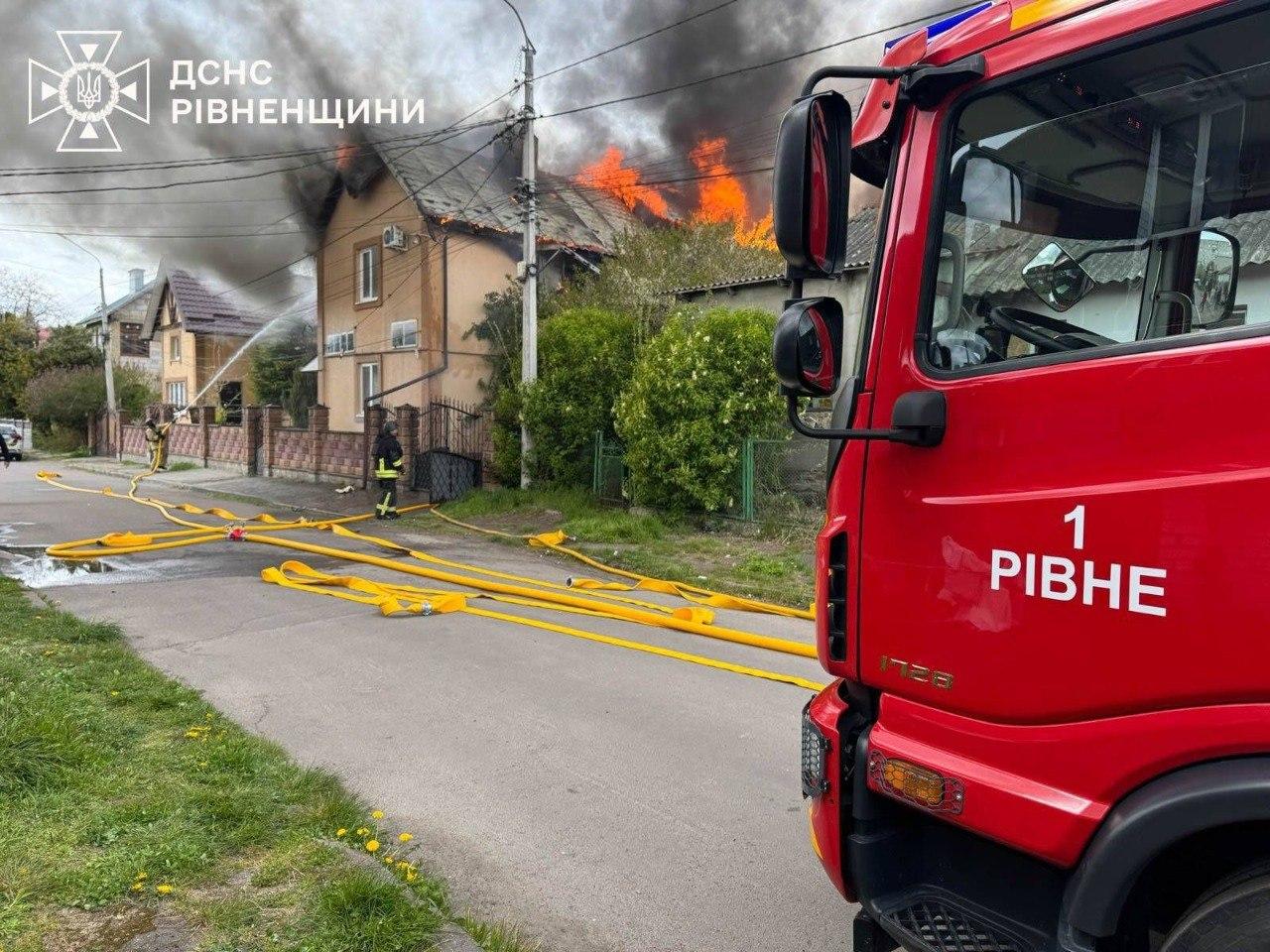Фото до матеріалу: Прем’єр Словаччини всю ніч займався доставкою випічки, “щоб стати ближче до людей праці”