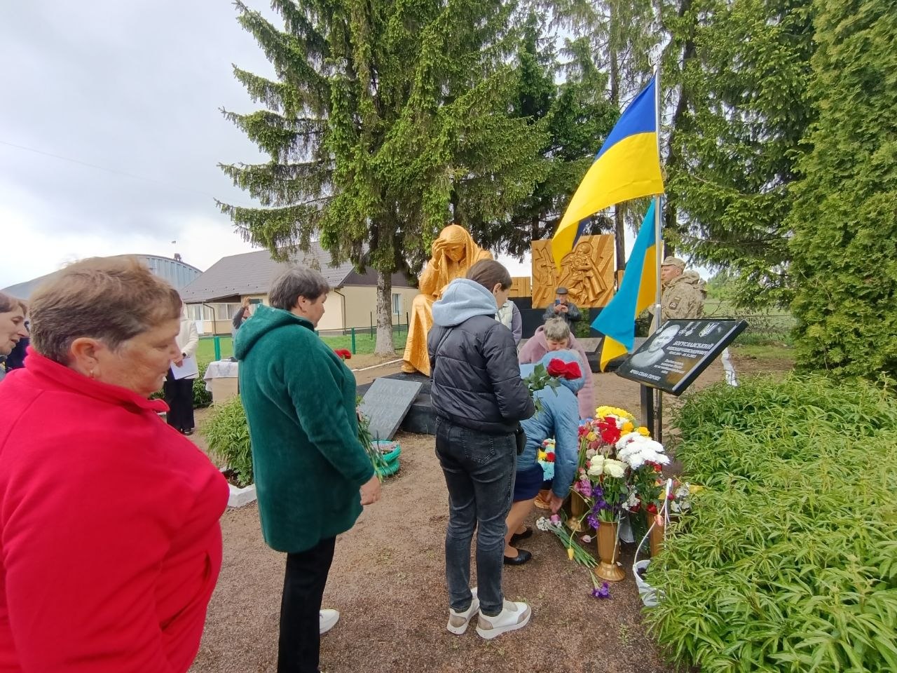 Фото до матеріалу: В Уланівській громаді відкрили меморіальні дошки Героям
