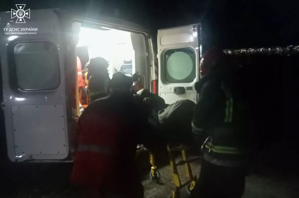 Фото до матеріалу: Двох людей врятували з пожежі в Кривому Розі вранці 6 березня